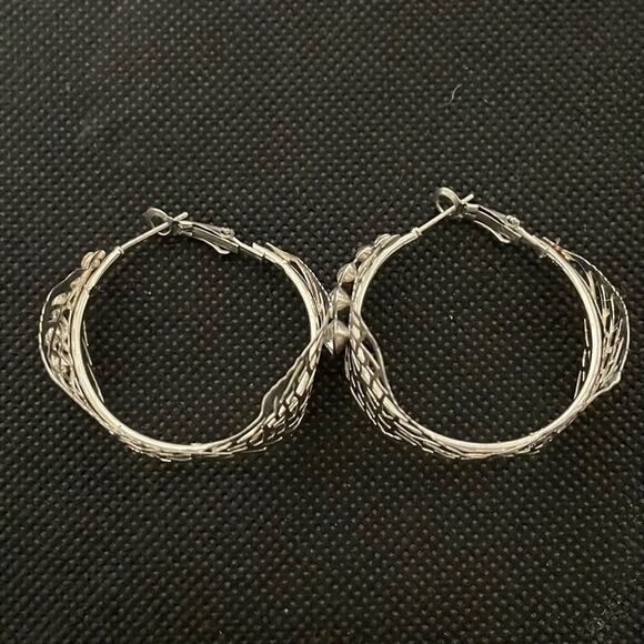 Leaf Hoop Earrings  - Picture 2 of 5